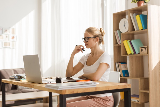 Perfect sitting posture in office hot sale